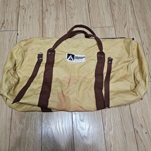 VINTAGE AMERICAN CAMPER Canvas Zipper Duffle Bag Old Stock 740 Yellow 24"x16.5"